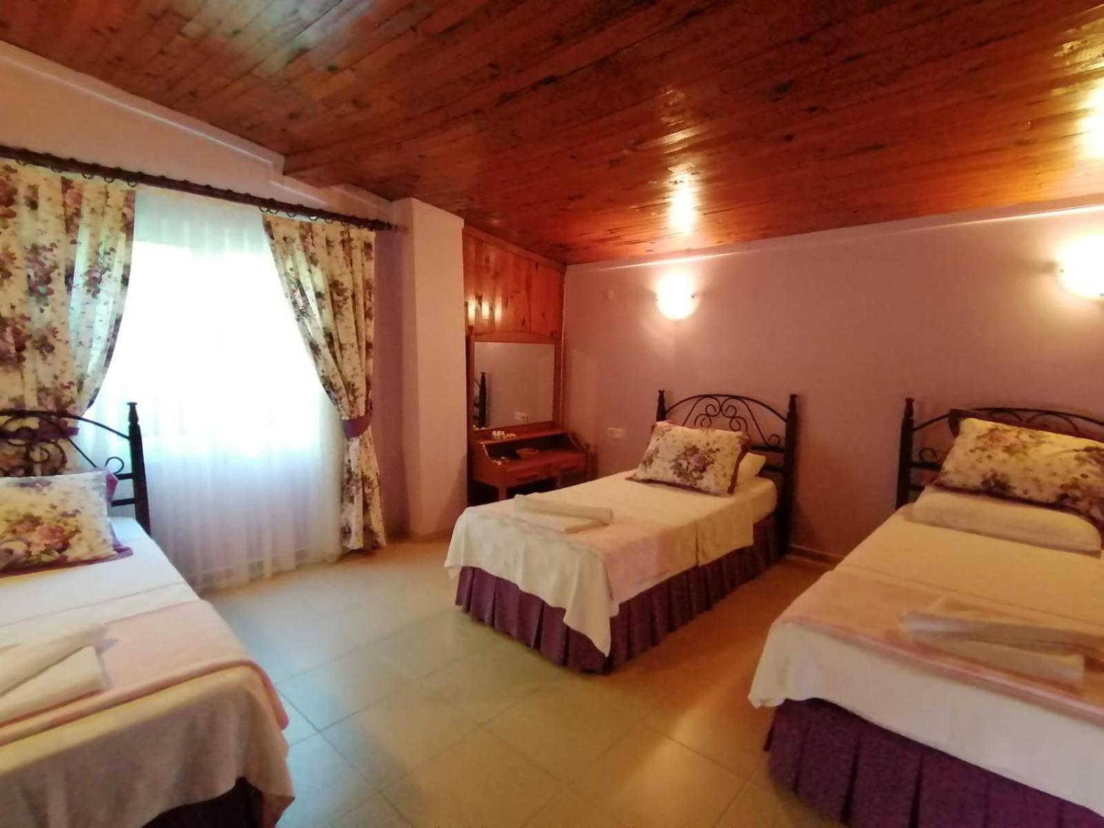 Maviev Otel Çeşme Δωμάτιο φωτογραφία