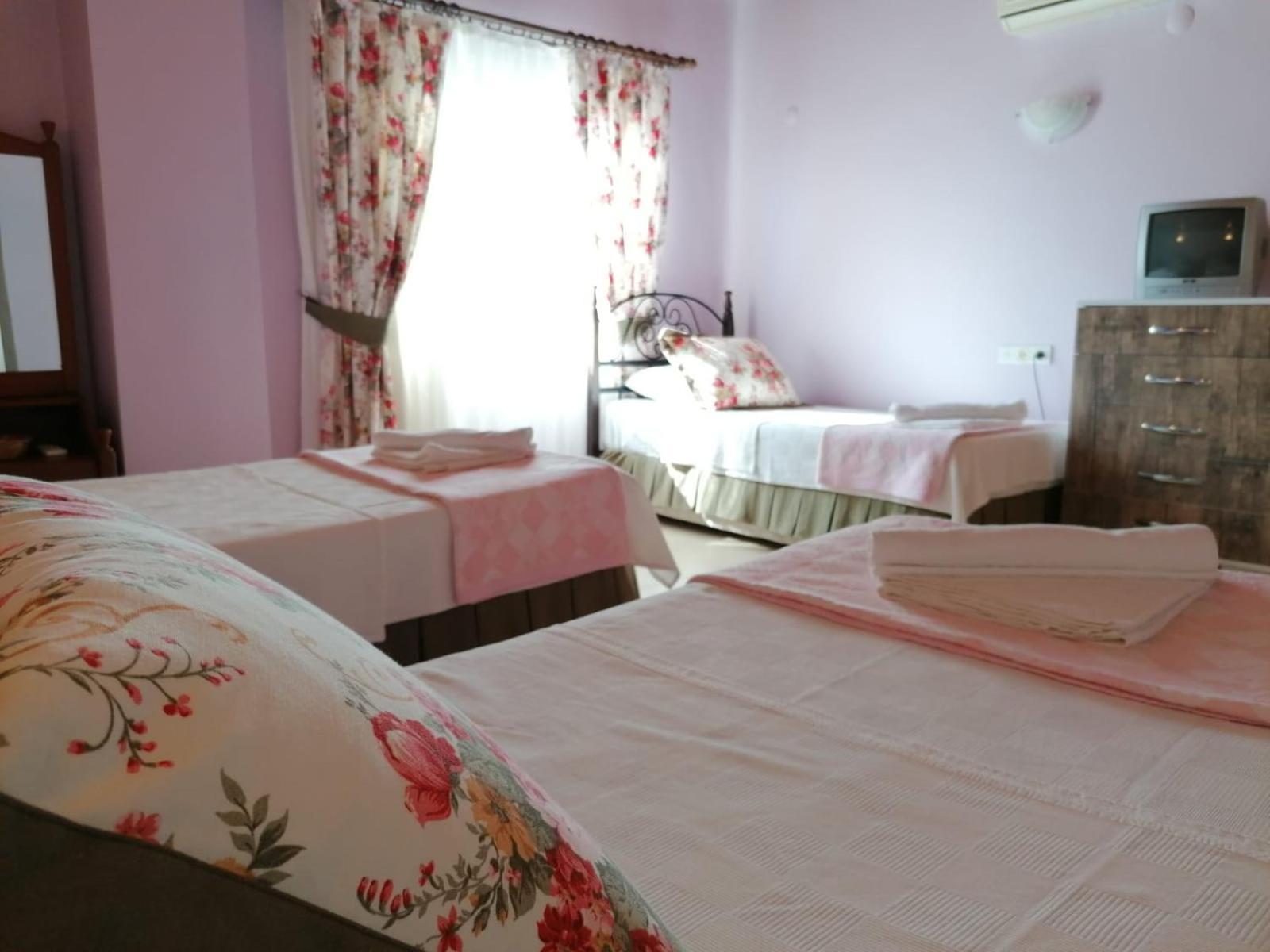 Maviev Otel Çeşme Δωμάτιο φωτογραφία